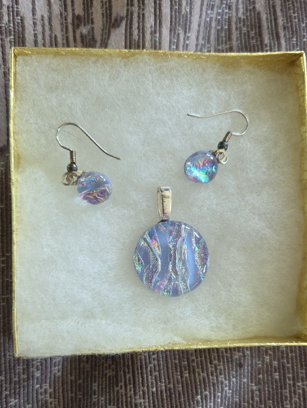 Iridescent Lavender Glass Pendant & Earrings Set